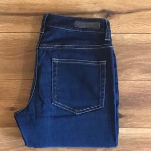 Elie Tahari Adena straight leg dark wash jean